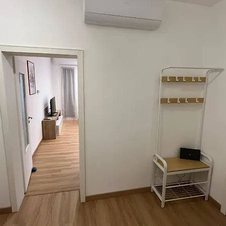 Ca' Nova, Stazione E Centro Apartamento *