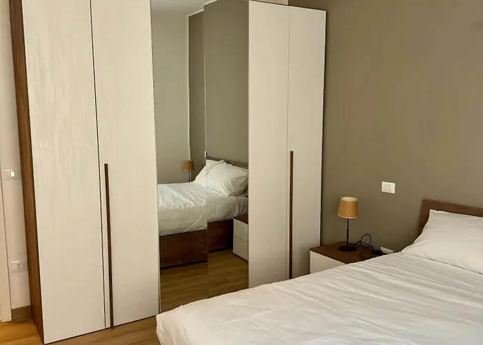 Ca' Nova, Stazione E Centro *