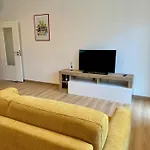 Ca' Nova, Stazione E Centro *