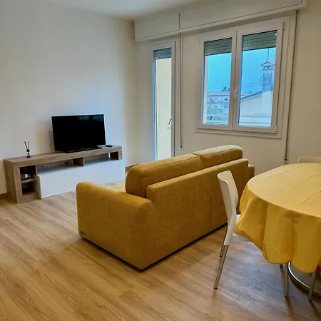 Ca' Nova, Stazione E Centro Appartement