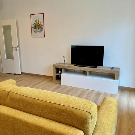 Ca' Nova, Stazione E Centro *