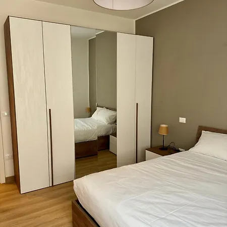 Ca' Nova, Stazione E Centro *