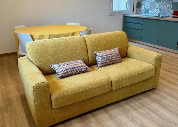 Ca' Nova, Stazione E Centro טרוויסו