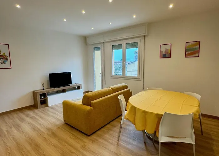 Ca' Nova, Stazione E Centro טרוויסו